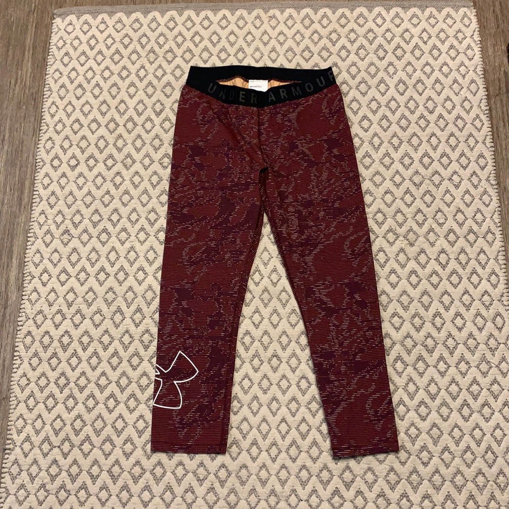 Under armour printed leggings in burgundy